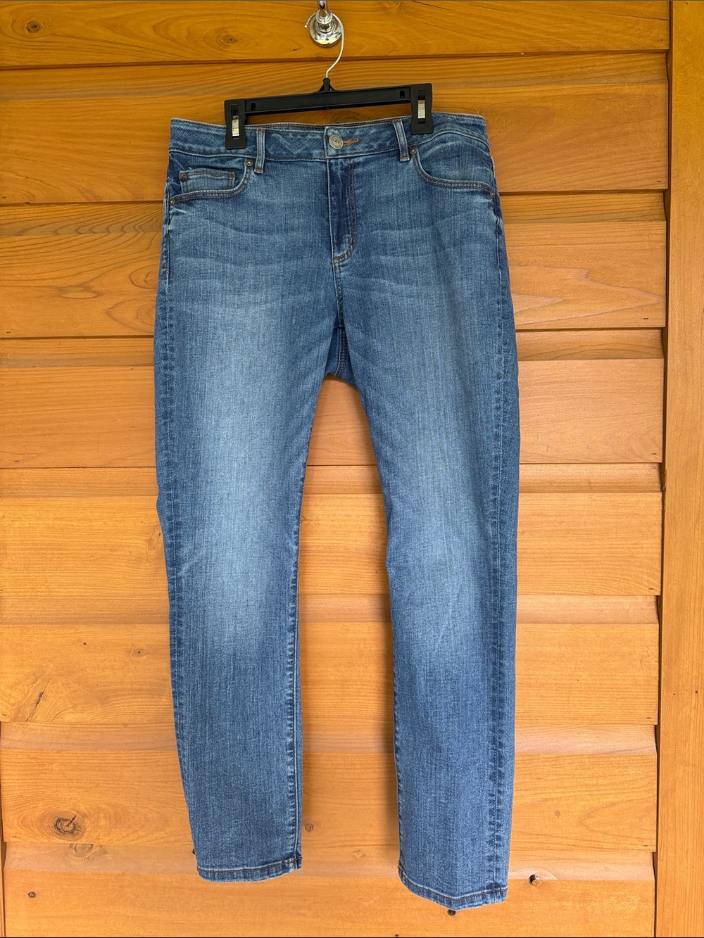 LOFT Curvy Skinny Crop Jeans in Faded Blue Wash